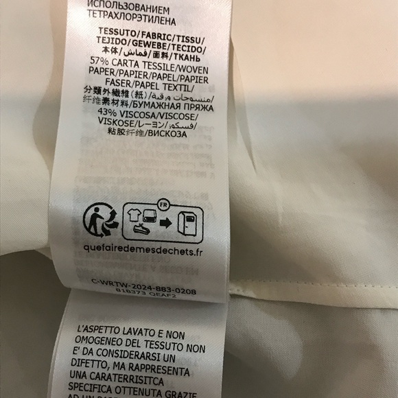 Alexander McQueen Elegant White Ruffled Blouse - Picture 10 of 10